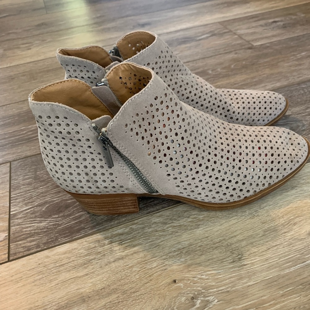 Women’s Lucky Brand Ankle Booties Size 9